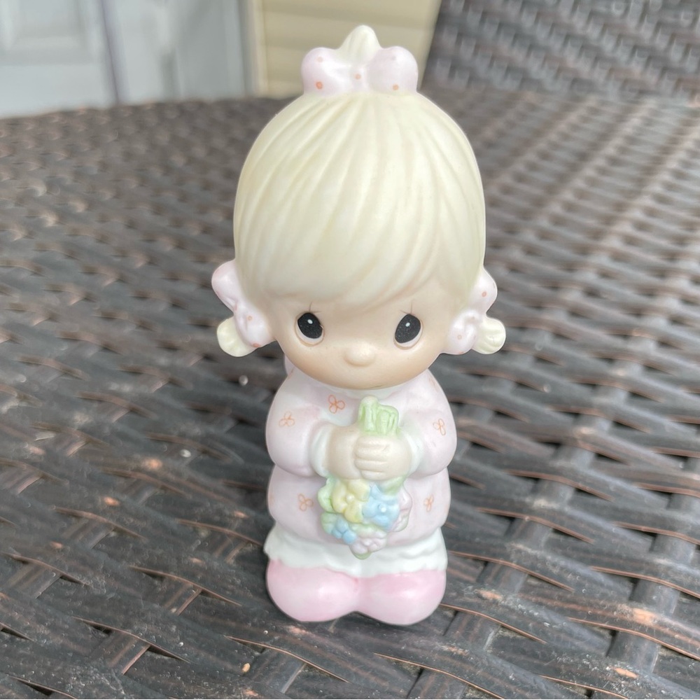 Precious Moments #E-2835 Flower Girl Figurine (1983)